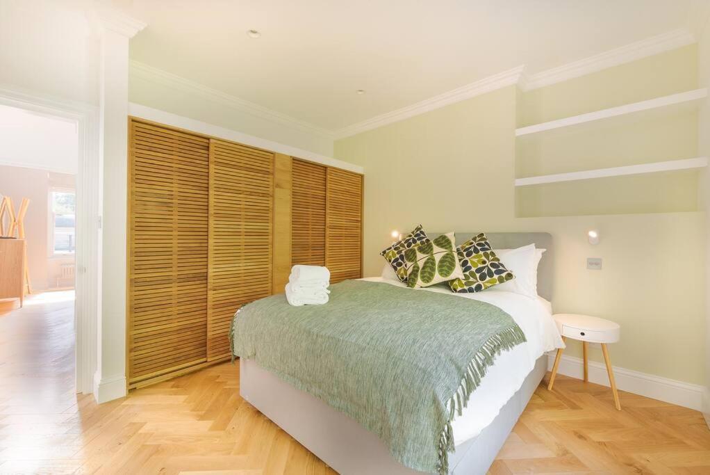 Stunning Two Bed Apartment Rh8 Λονδίνο Εξωτερικό φωτογραφία